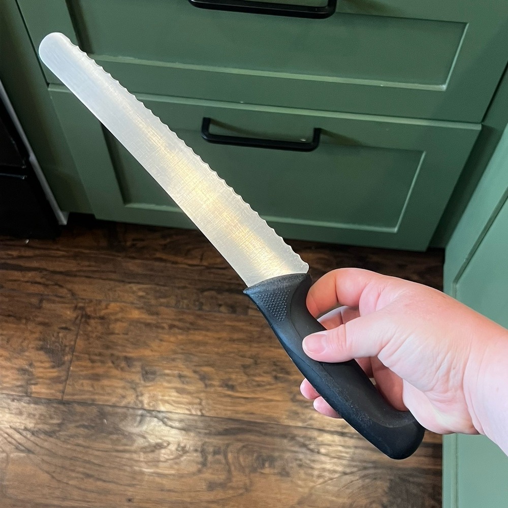 MERCER CUTLERY M23210 Bread Knife, 9 in Blade, Black Handle 6AKL3 - Picture 4 of 8